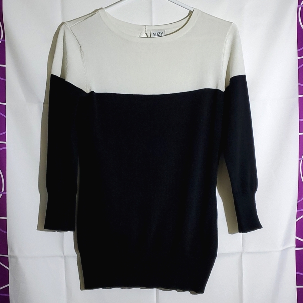 Suzy Shier White Top, Black Bottom 3/4 Sleeve Lightweight Knit Sweater - Size Sm